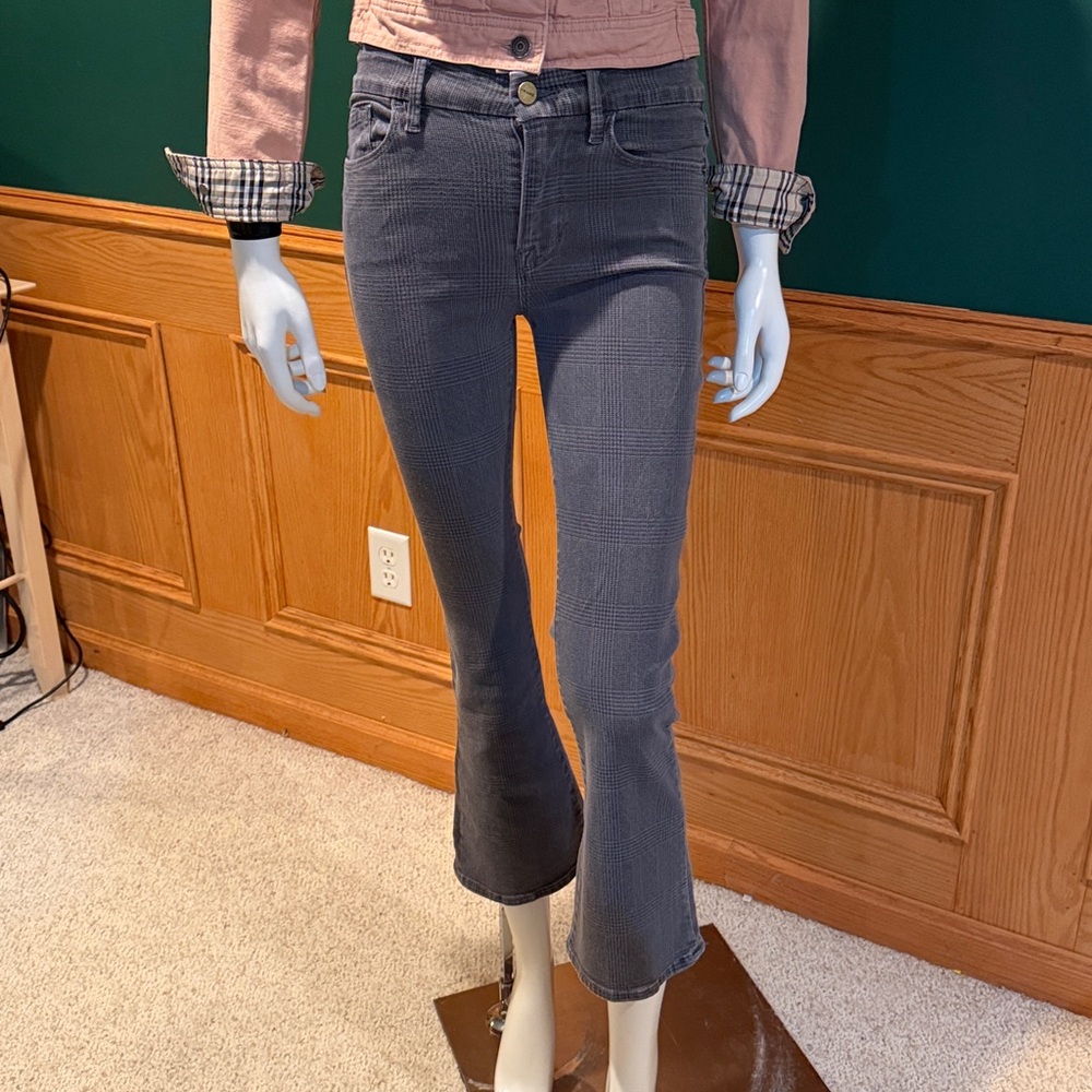 Frame Denim Le Crop High-Rise Mini Boot Crop Jeans. - Picture 2 of 10